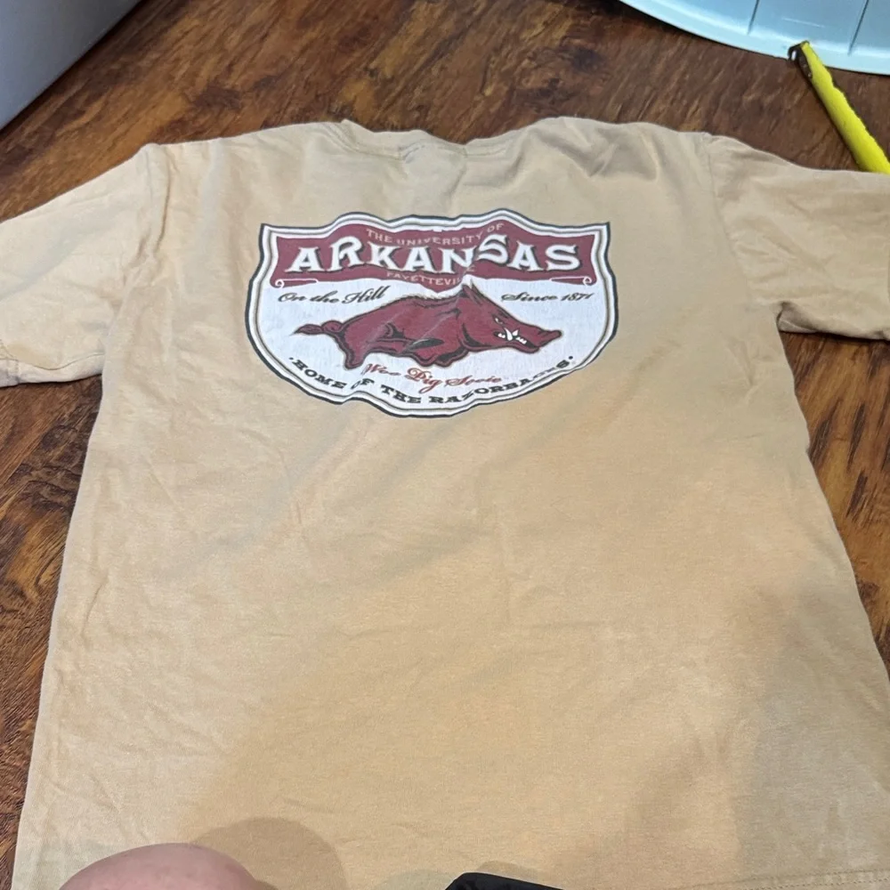 Arkansas Razorbacks Tan T-Shirt - Picture 5 of 5